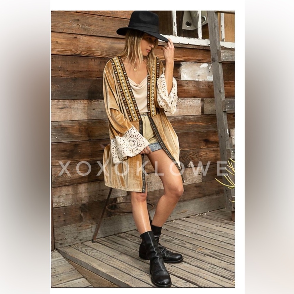 POL Gold Bronze Brocade + Lace Detail Velvet Cardigan Oversized